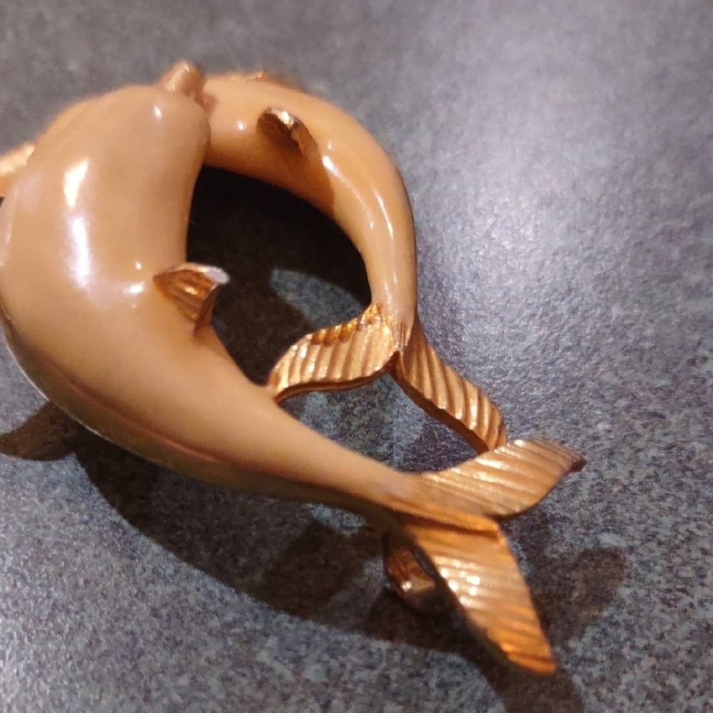 Charming Vintage Gold and Tan Dolphin Pendant - Picture 4 of 5